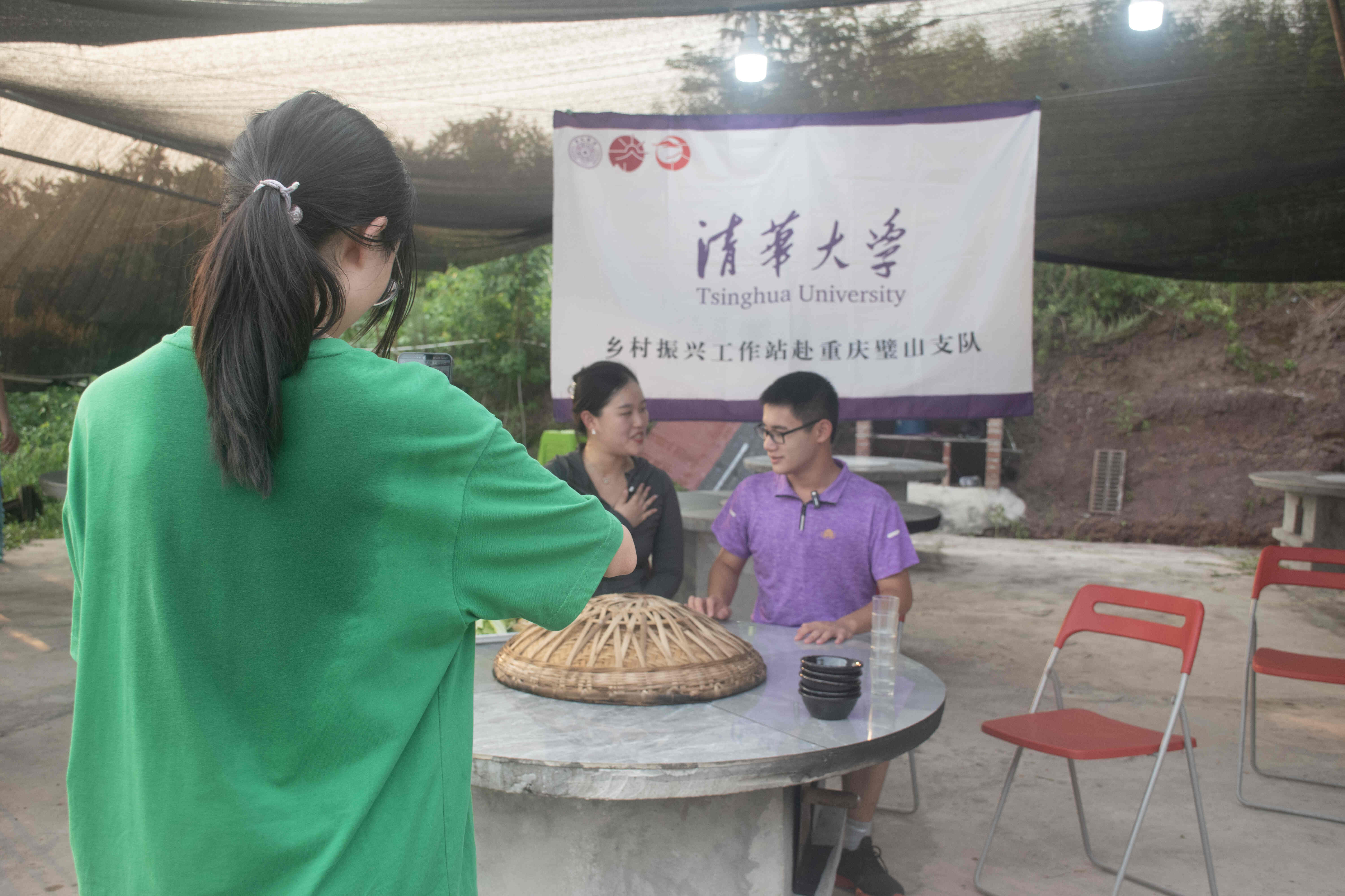 晚上吃播